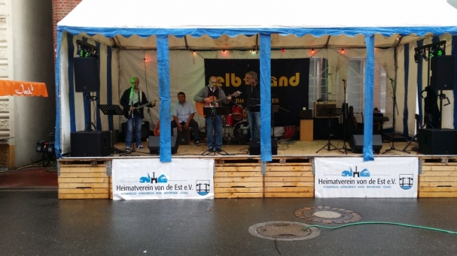 10-Die-Band-Elbsand-in-Aktion